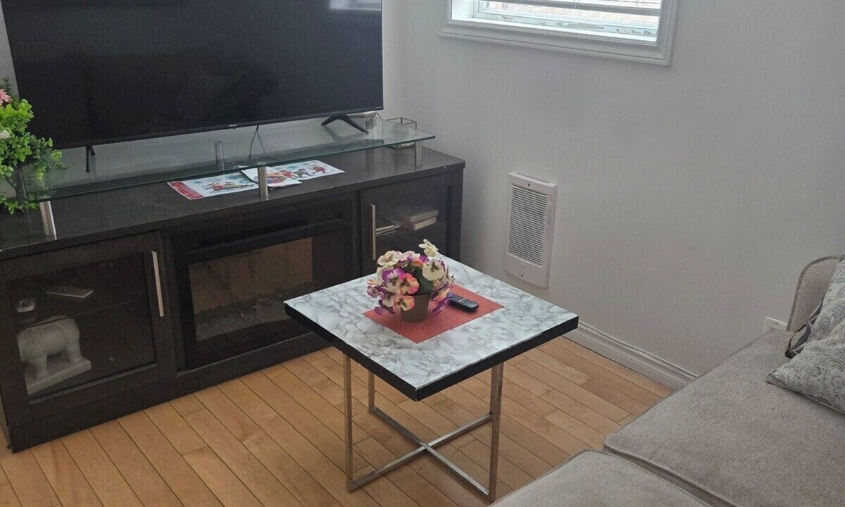 Sandy Hill Apartment | Lovely 2-bed App Downtown Ottawa 31C