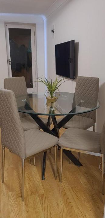 Arnos Grove Apartment | Lovely 2 bedroom Flat with Free Parking