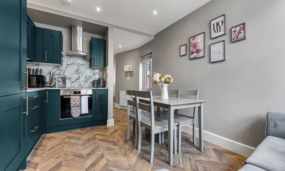 St. Ann's House | Lovely 2 BR with Grill