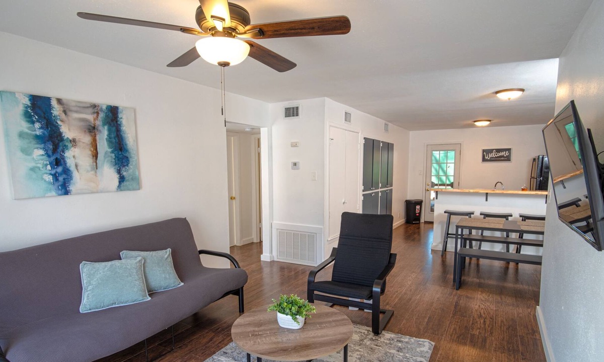 Midtown Apartment | Lovely 2BR/2BA Home Near Riverwalk