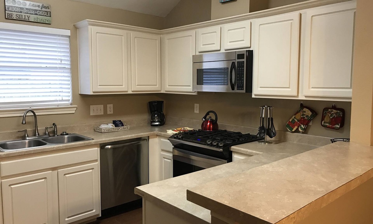 Spring House | Lovely 3 BR Home In Spring- Convenient location close to Houston & the Woodlands
