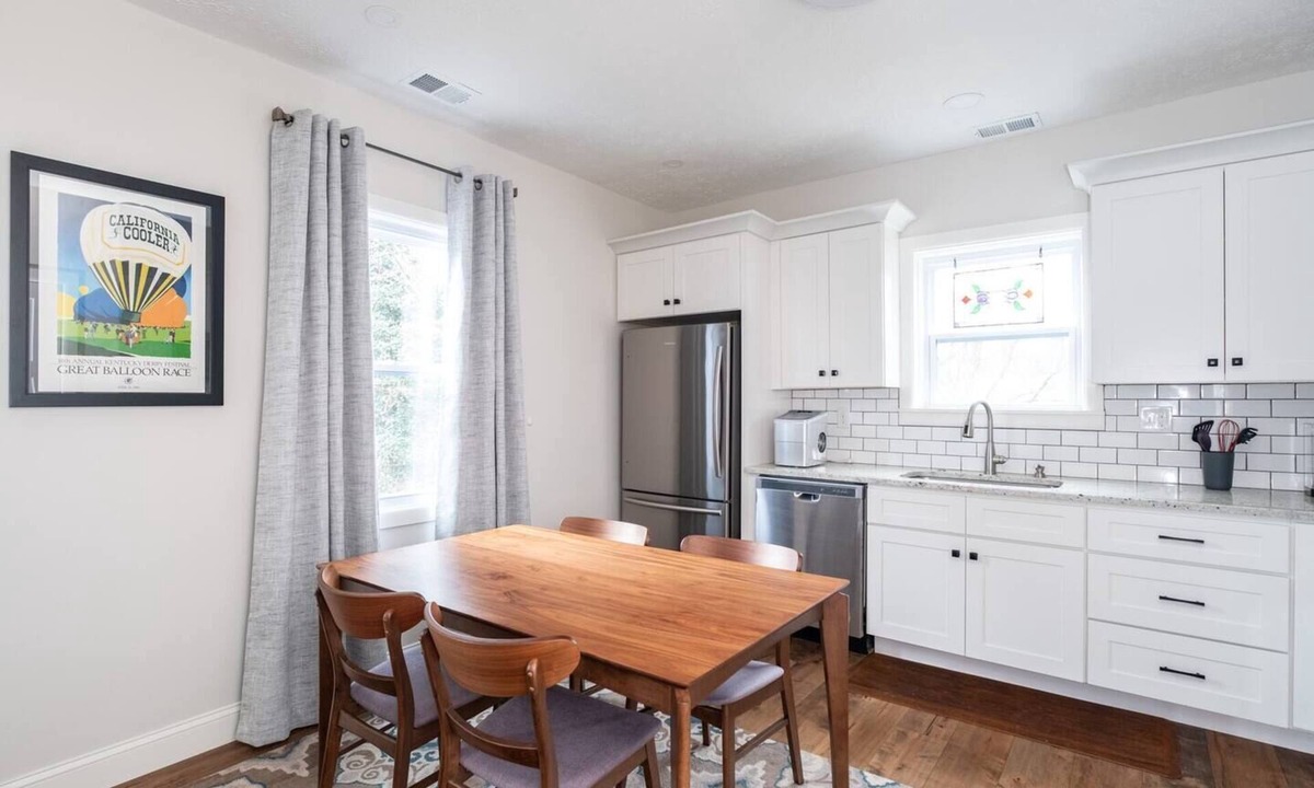 Crescent Hill Condo | Lovely 3BR/1BA PRIME Location!