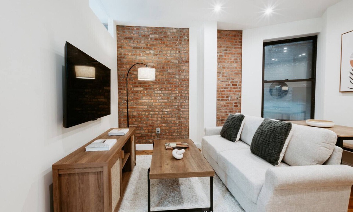 Manhattan Valley Apartment | Lovely 3BR Apt Steps from Central Park!