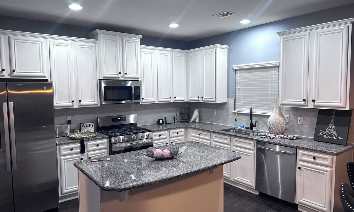 Conyers House | Lovely 4 Bedroom, 3 Bath Oasis