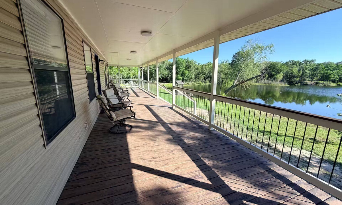 West Point House | Lovely 4-bedroom house with wrap-around porch in charming West Point