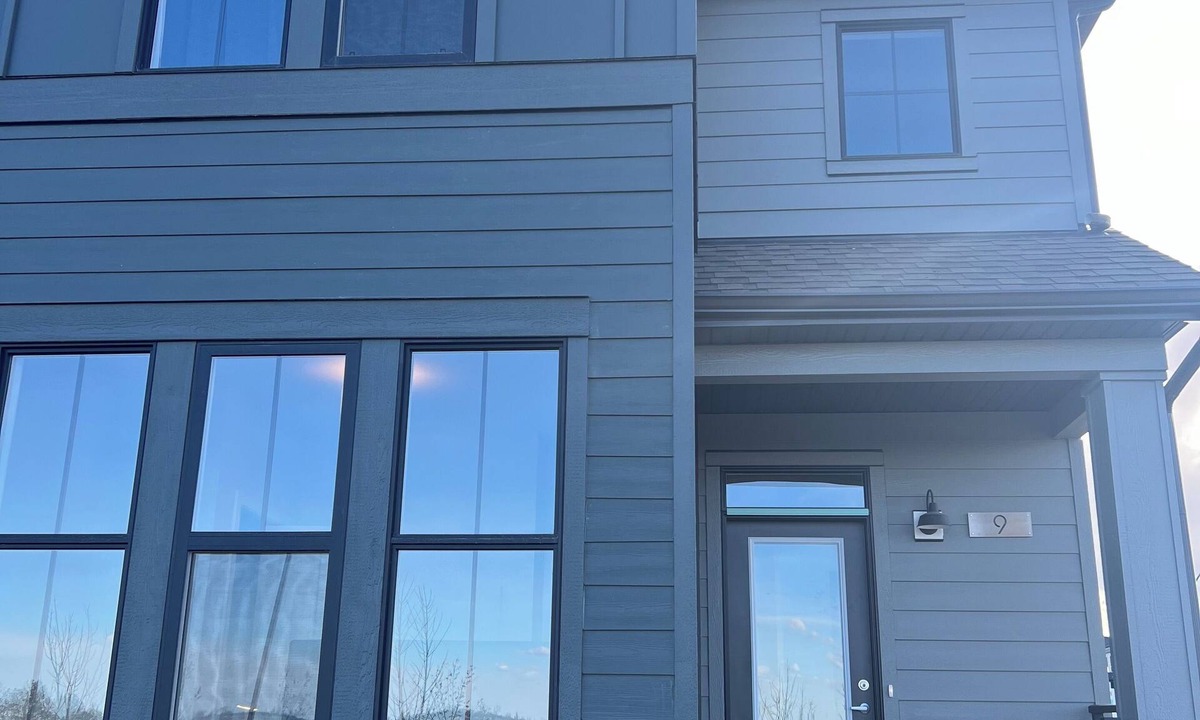 Southwest Calgary House | Lovely 4 Bedroom House