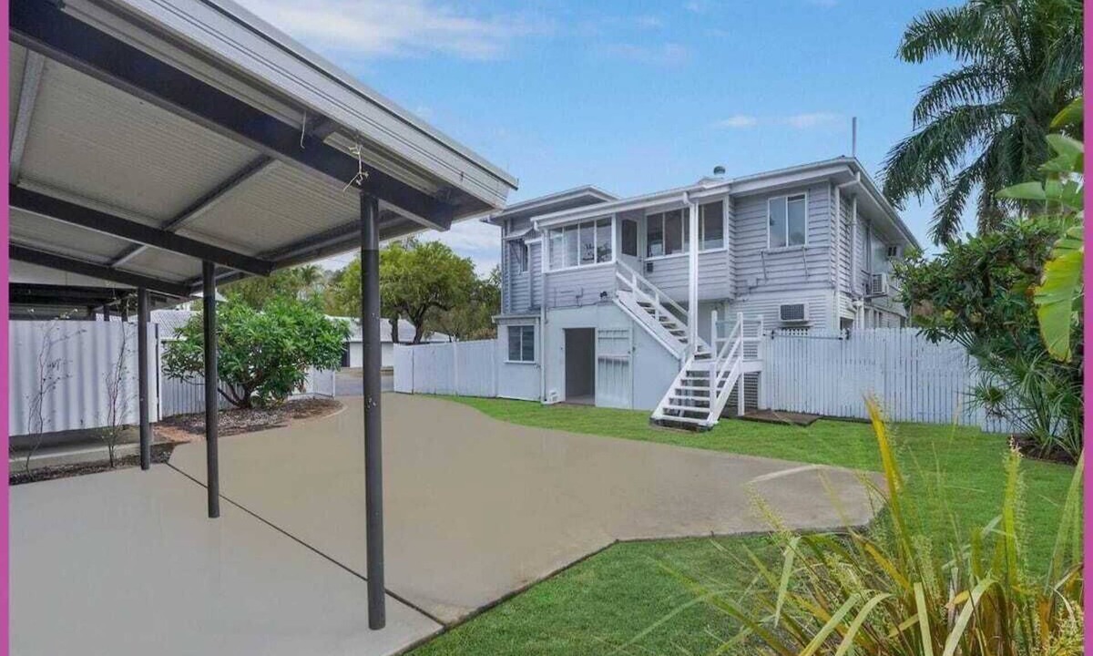 Hermit Park Apartment | Lovely and Chic 1 bed 1 bath Apartment