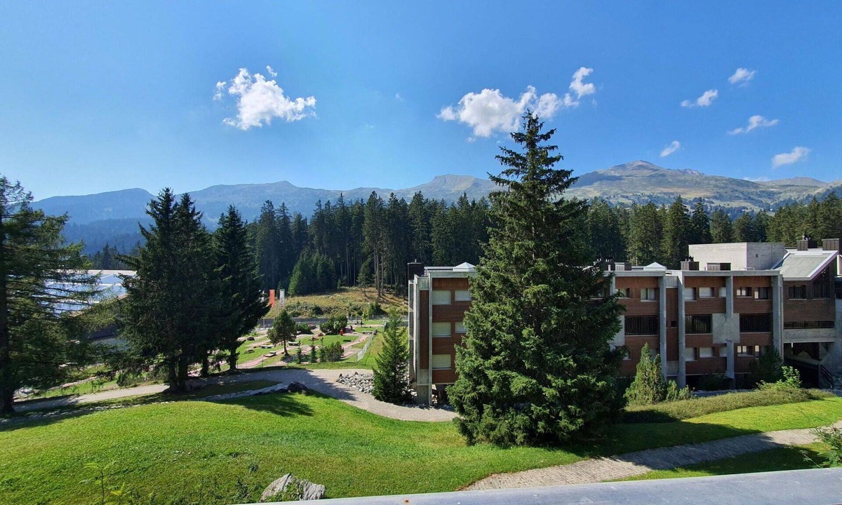 Lenzerheide Apartment | Lovely apartment for 6 people with pool, WIFI, TV and balcony
