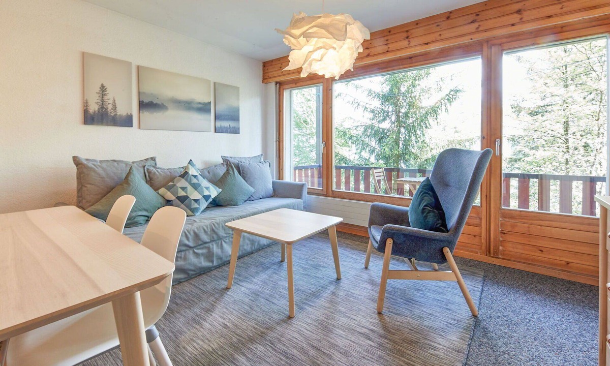 Heremence Apartment | Lovely apartment for 4 guests with WIFI, pool, TV, balcony and panoramic view