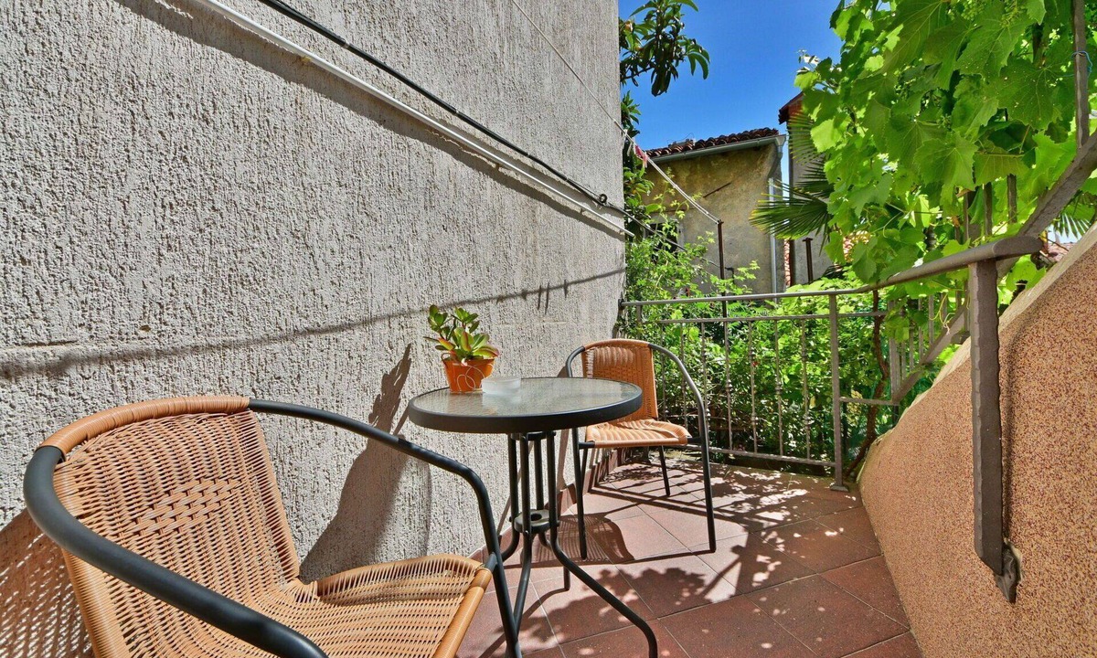 Lovran Apartment | Lovely apartment for 3 people with A/C, WIFI, TV and terrace
