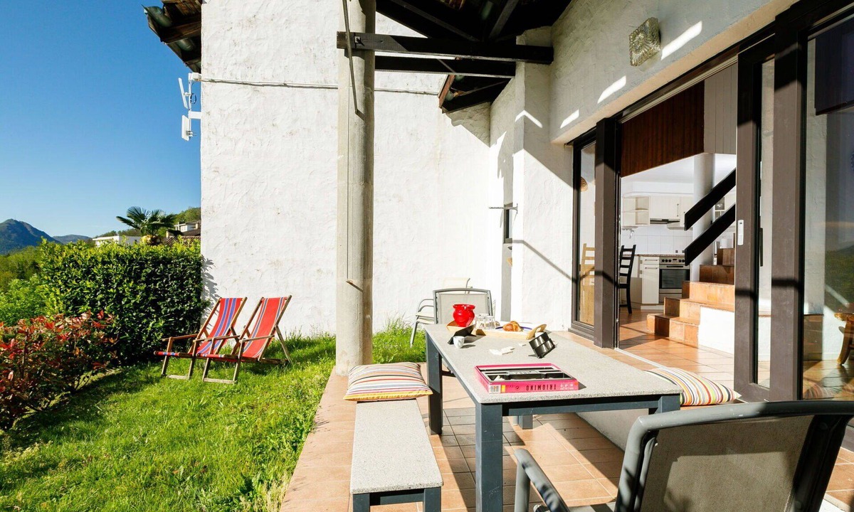 Capriasca Apartment | Lovely apartment for 4 guests with pool, WIFI, TV, patio, pets allowed and panoramic view
