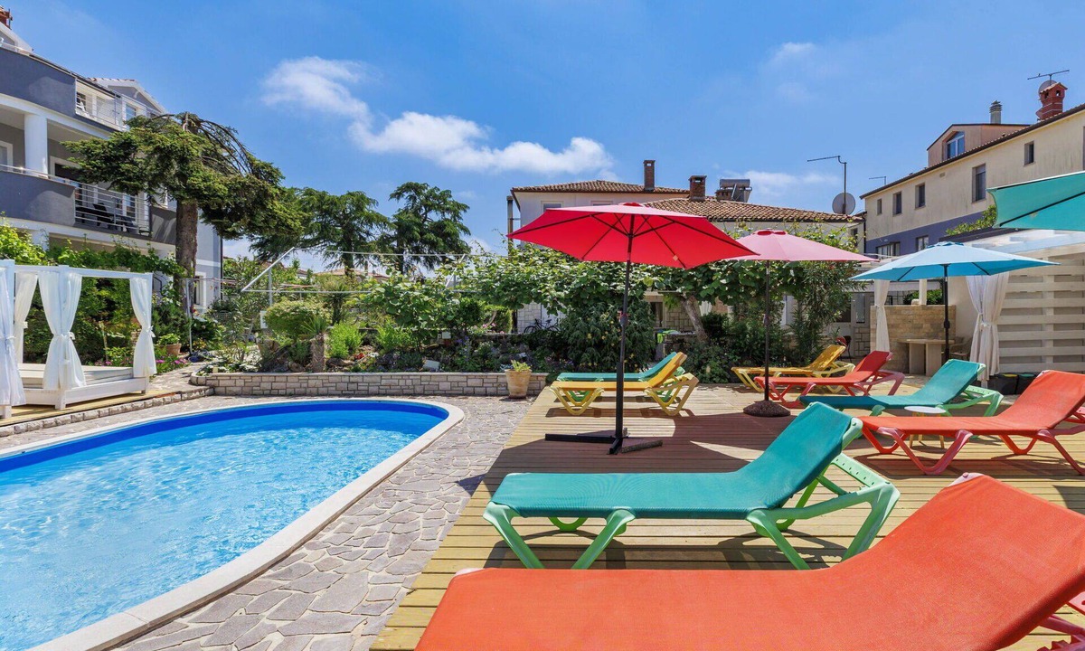 Monterol Apartment | Lovely apartment for 5 people with pool, WIFI, A/C, TV and terrace