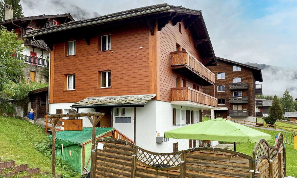 Graechen Apartment | Lovely apartment for 6 people with WIFI, TV, balcony and panoramic view