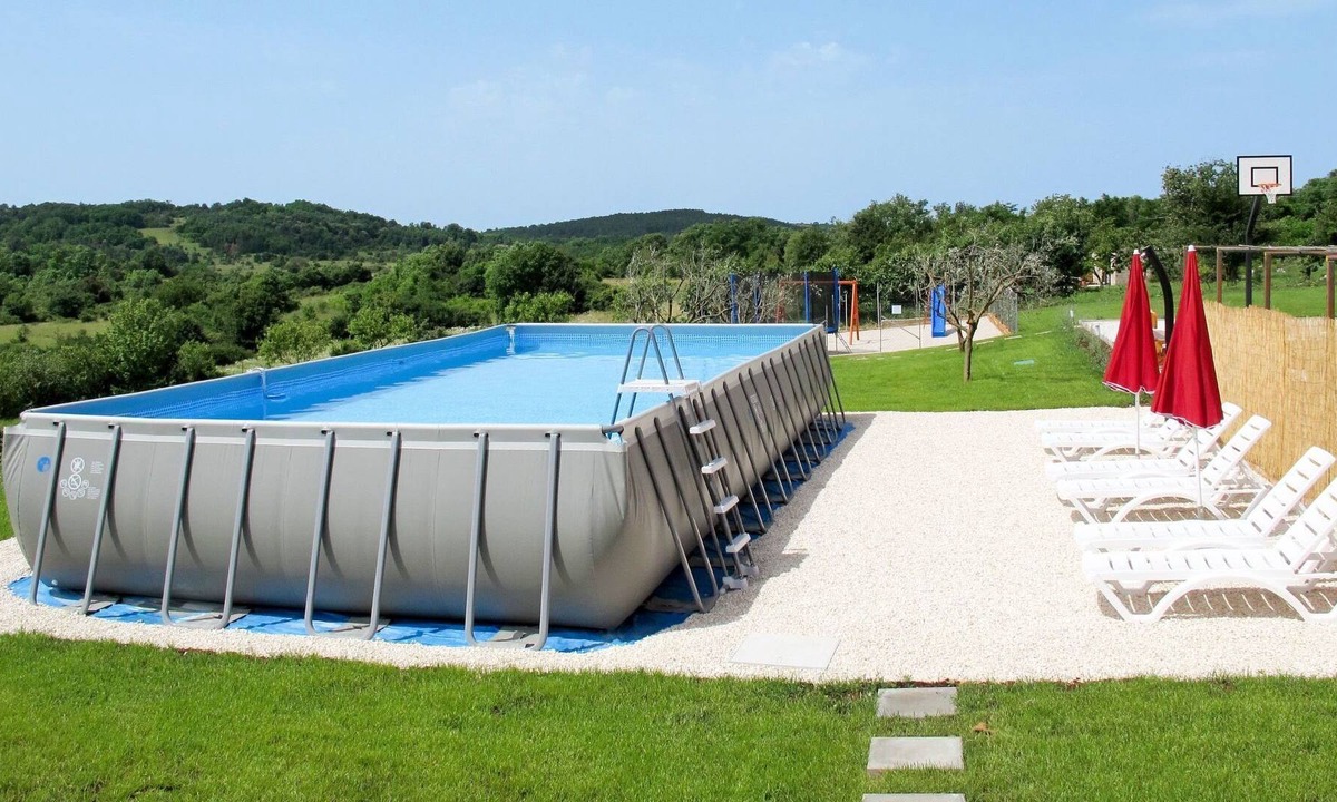 Skropeti Apartment | Lovely apartment for 6 people with WIFI, private pool, A/C, TV, terrace, pets allowed and parking