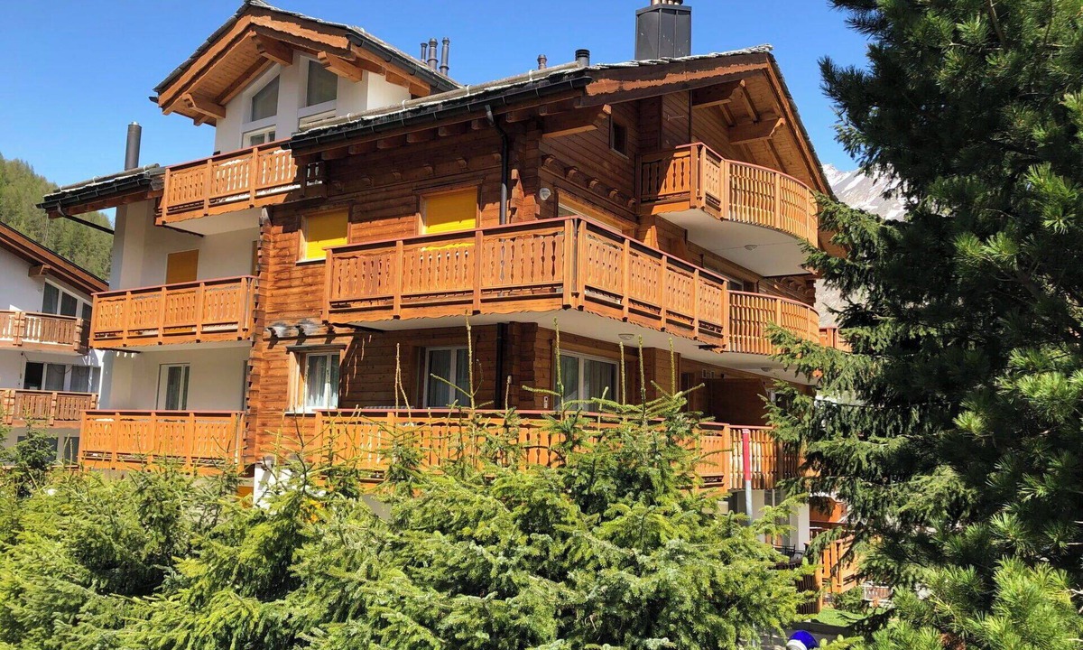 Saas-Fee Apartment | Lovely apartment for 8 guests with WIFI, TV and balcony