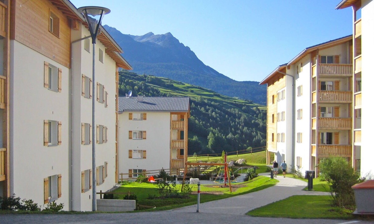 Savognin Apartment | Lovely apartment for 6 guests with WIFI, TV, terrace, panoramic view and parking
