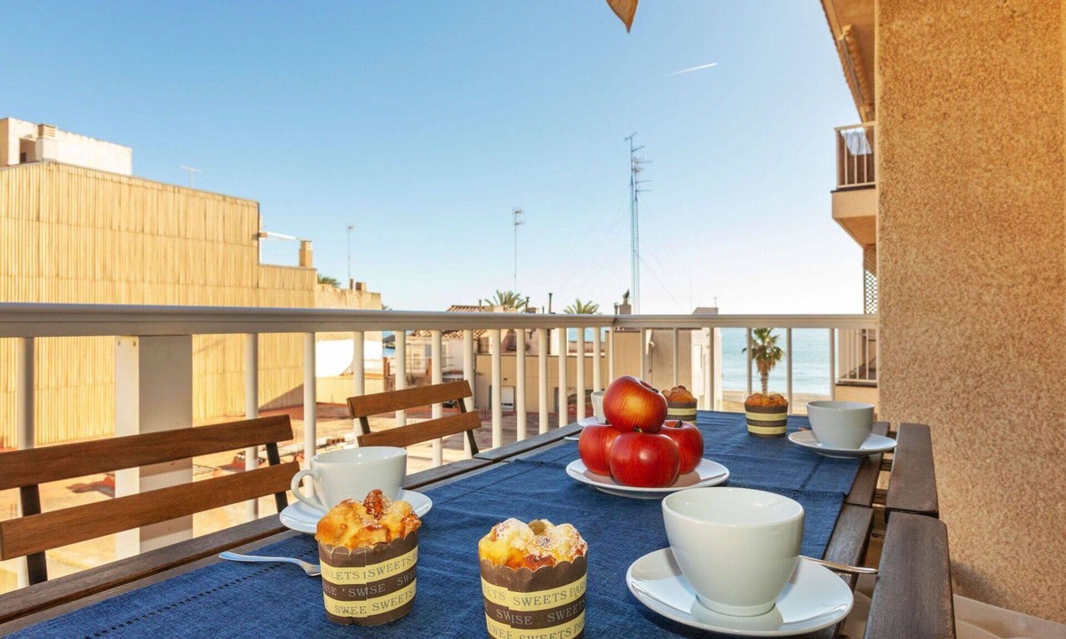 Les Cases d'Alcanar Apartment | Lovely apartment for 4 people with A/C, WIFI, TV and terrace