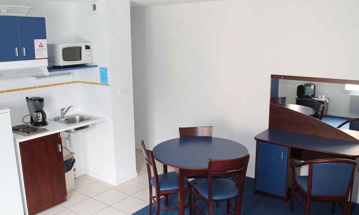 La Roche-Posay Apartment | Lovely apartment 170m from thermal baths - 5 guests