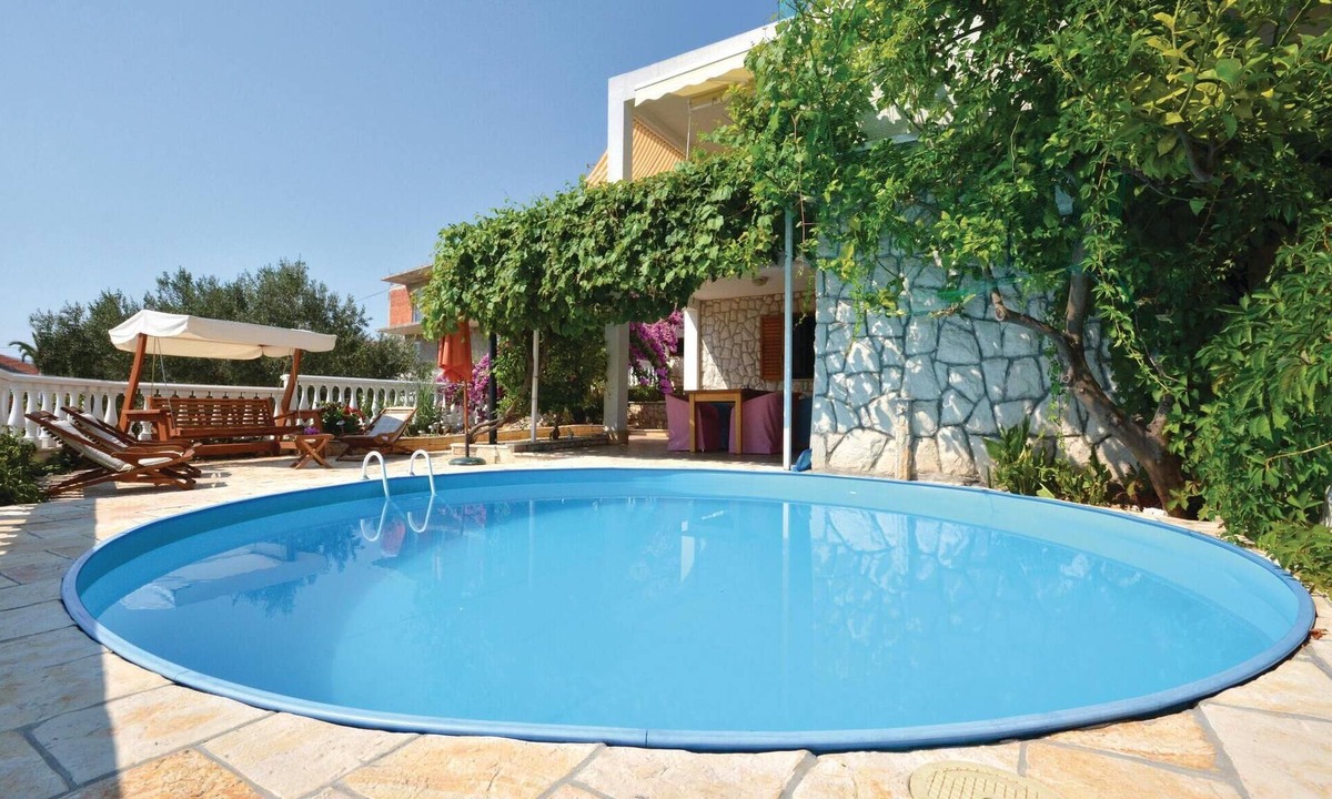 Okrug Gornji Apartment | Lovely apartment in Okrug Gornji