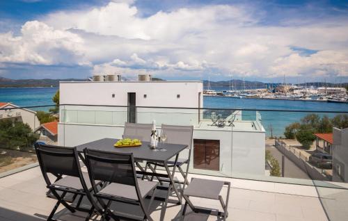 Susica Apartment | Lovely Apartment In Betina With Wifi