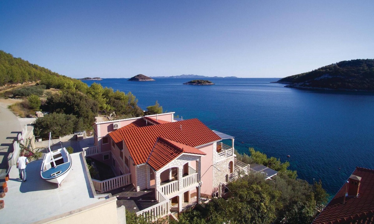 Blato Apartment | Lovely apartment in Blato with house sea view