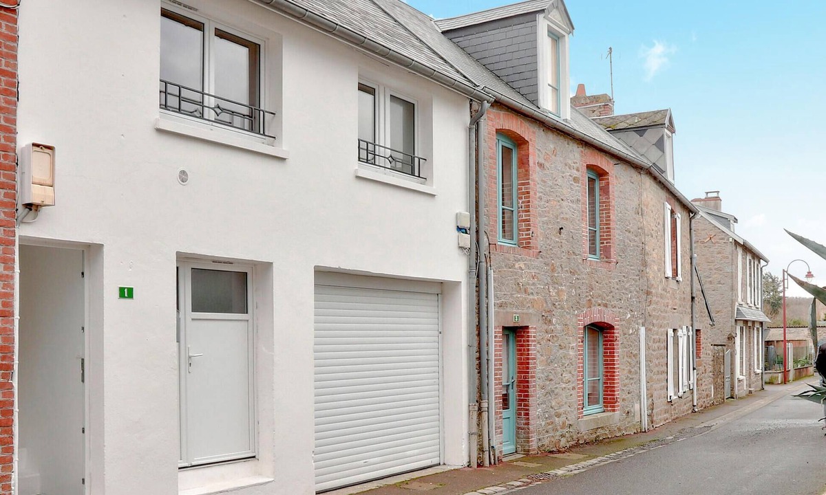 Carolles Apartment | Lovely apartment in Carolles with WiFi