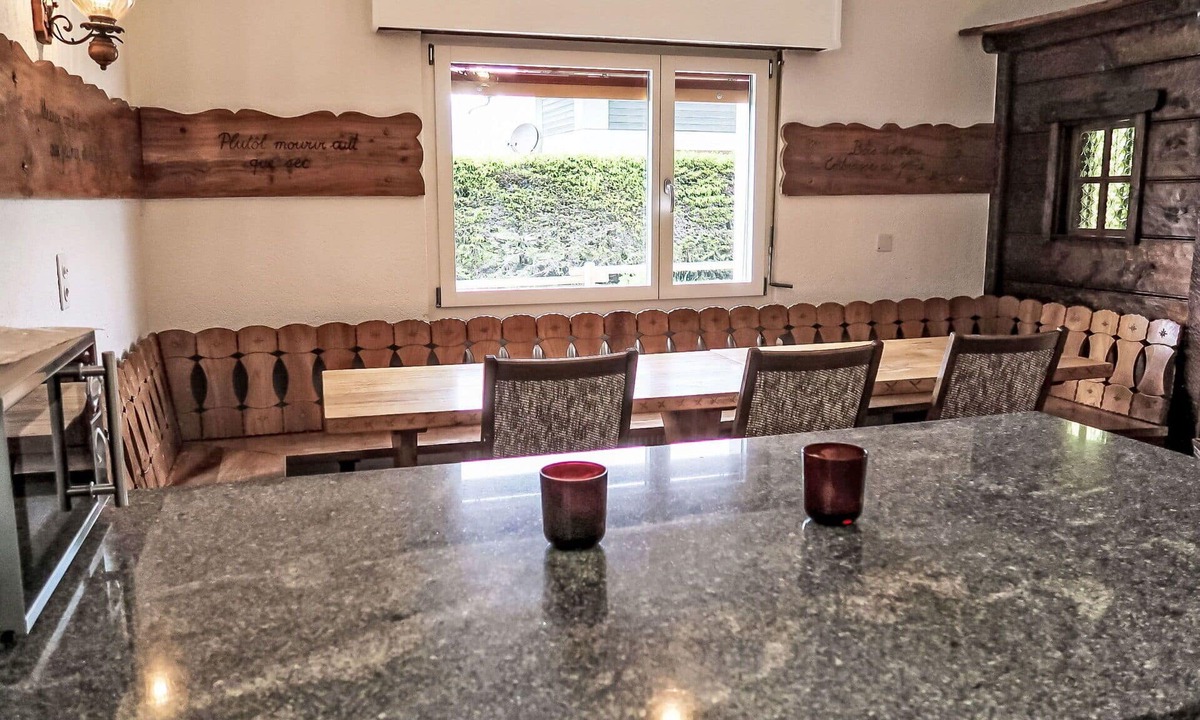 Mayens-de-Riddes House | Lovely apartment in villa for 8 guests with WIFI, balcony and panoramic view