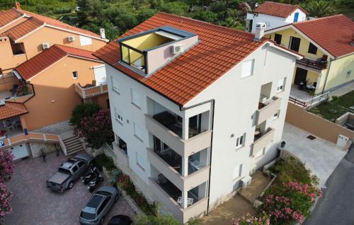 Rab Town Apartment | Lovely Apartment In Rab With Wifi