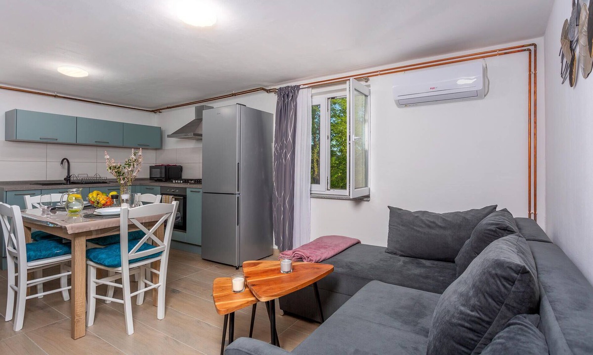 Risika Apartment | Lovely apartment in Risika with WiFi