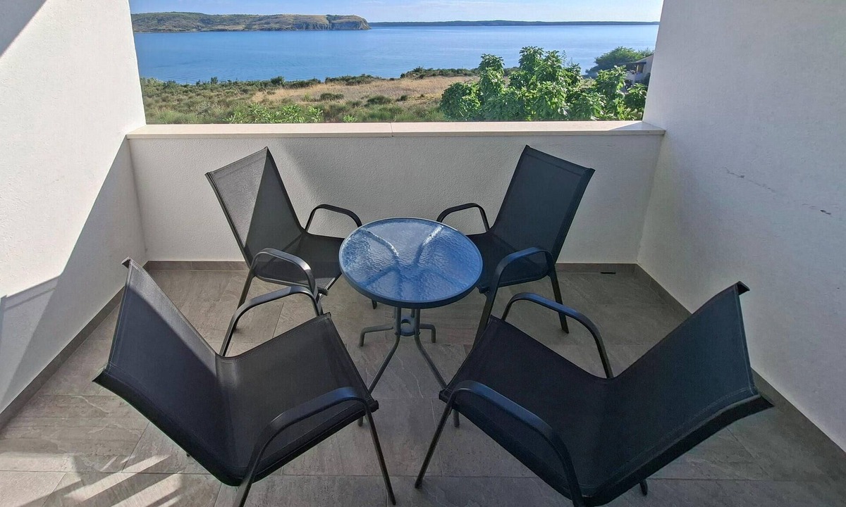 Rtina Apartment | Lovely apartment in Rtina with WiFi