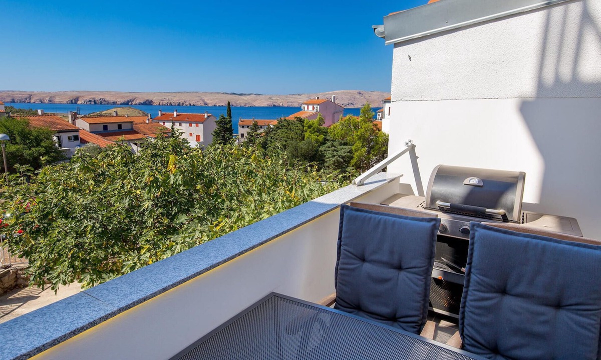 Stinica Apartment | Lovely apartment in Stinica with WiFi