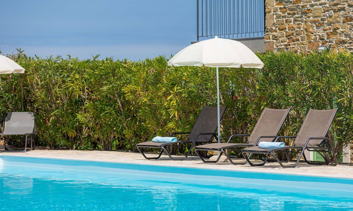 Baredine House | Lovely apartment in villa for 6 people with pool, WIFI, A/C, TV, terrace and panoramic view