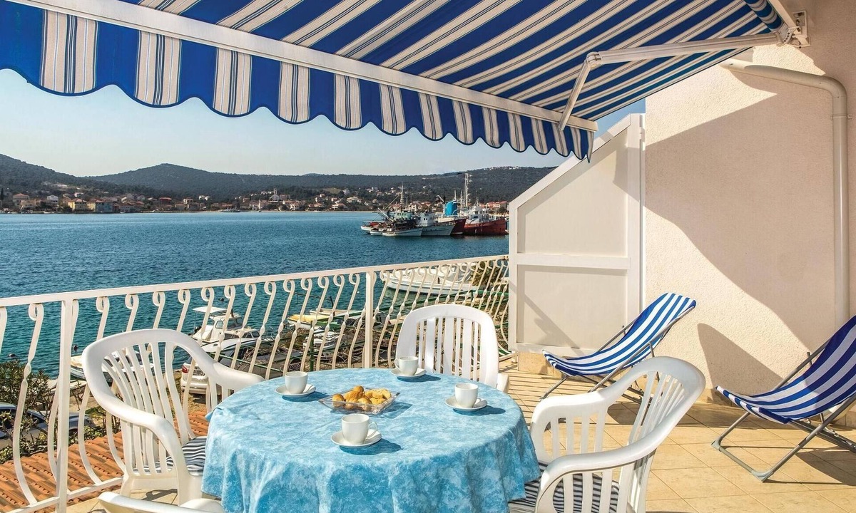 Vinisce Apartment | Lovely apartment in Vinisce with WiFi