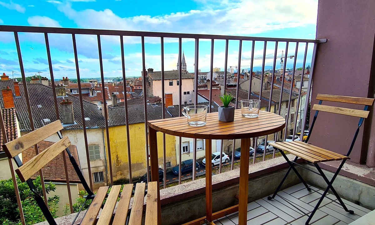 Macon Apartment | Lovely Apartment - view on Mâcon downtown