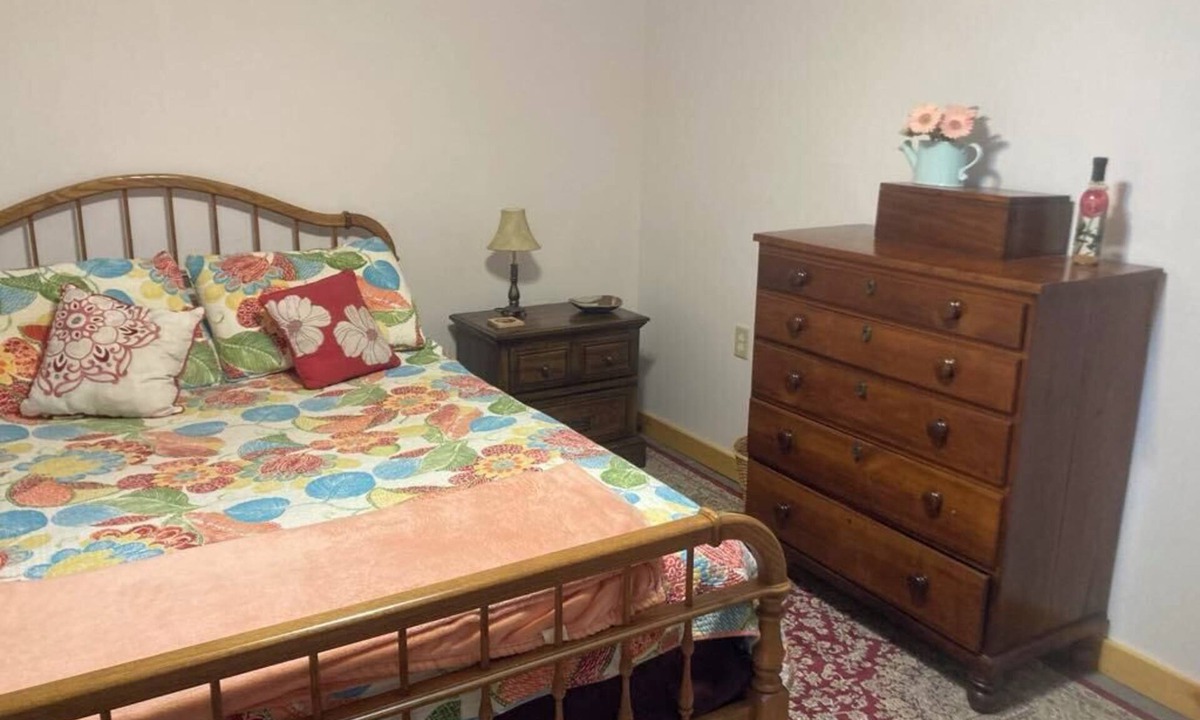 Lyndon Apartment | Lovely apartment with WiFi in charming Lyndonville.