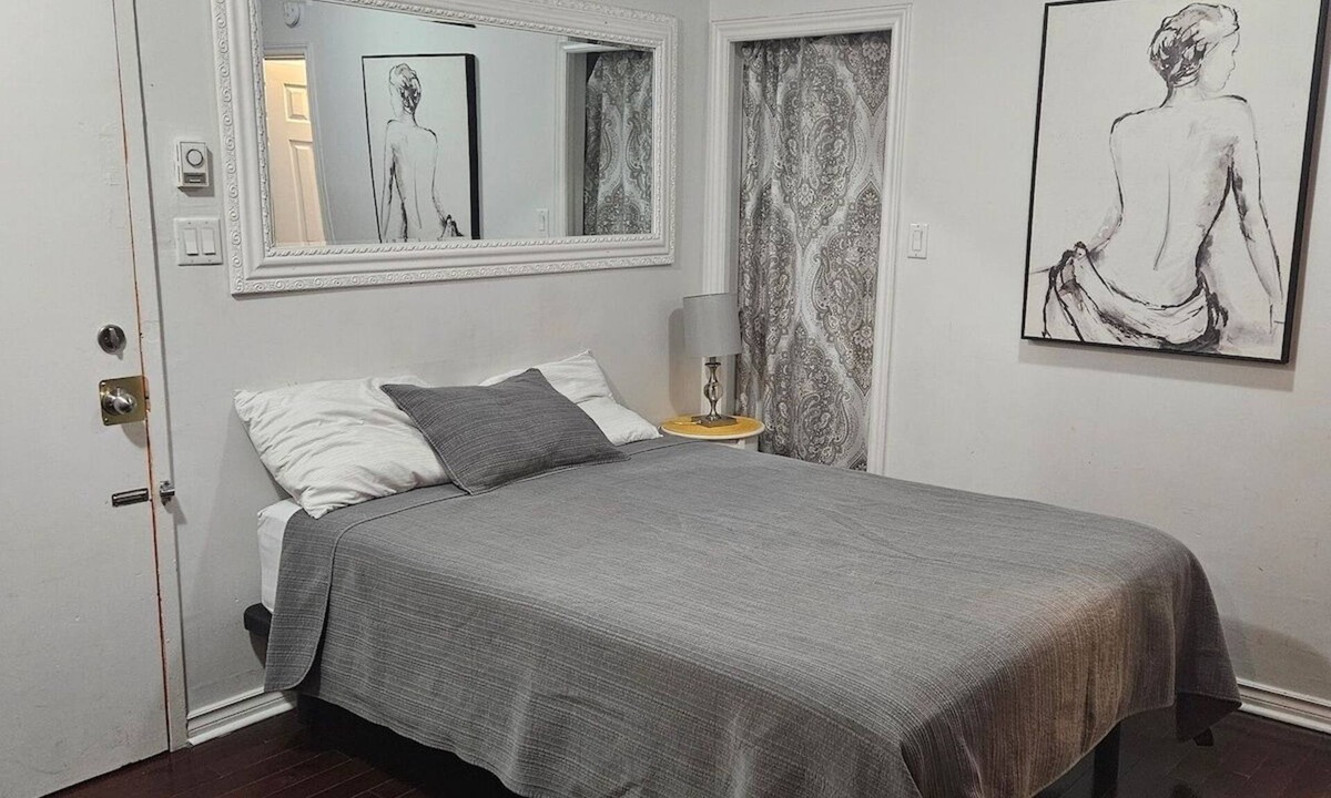 ByWard Market Apartment | Lovely App Downtown Ottawa 24D