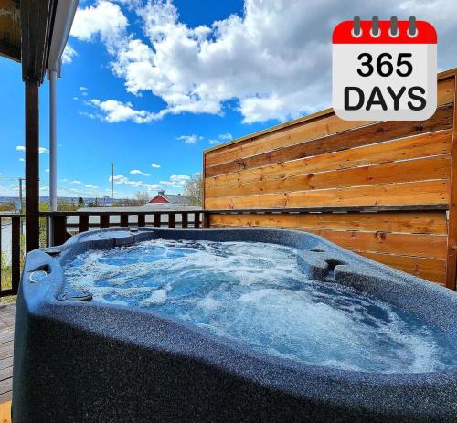 Quartier 5-4 Apartment | Lovely Boho Spa Sauna AC and Free Parking