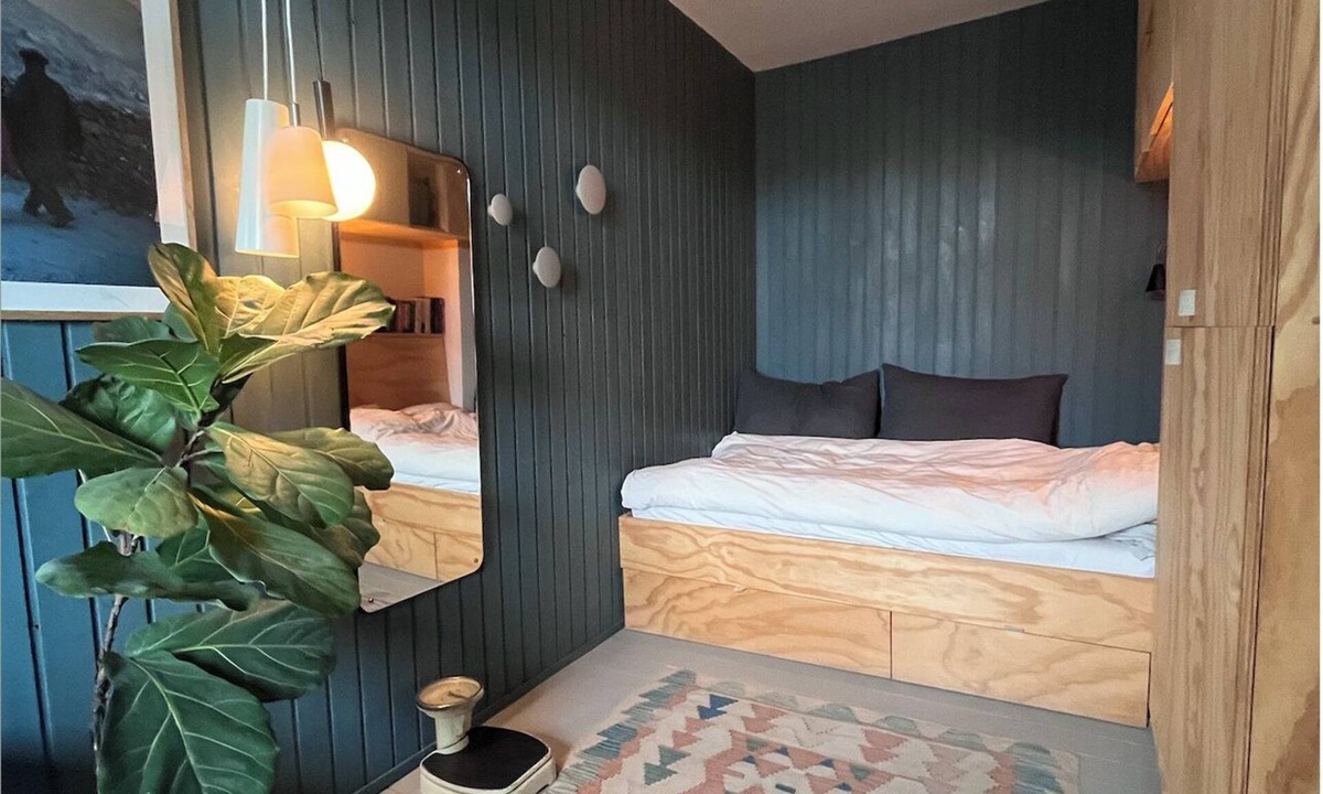 Copenhagen City Centre Apartment | Lovely bright 3-bedroom with large balcony facing green courtyard