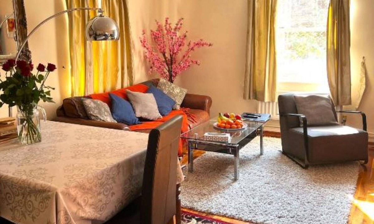 Queen's Gate Apartment | Lovely Bright Apartment