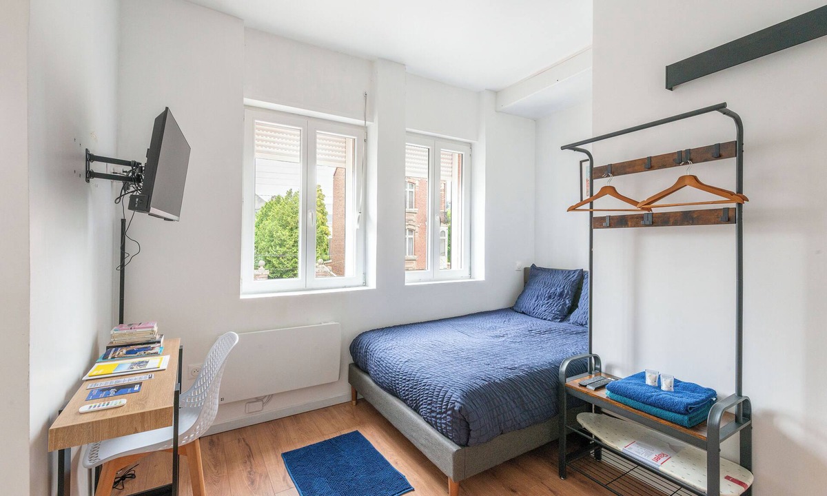 Cambrai Apartment | Lovely, bright studio just 1 minute from the station