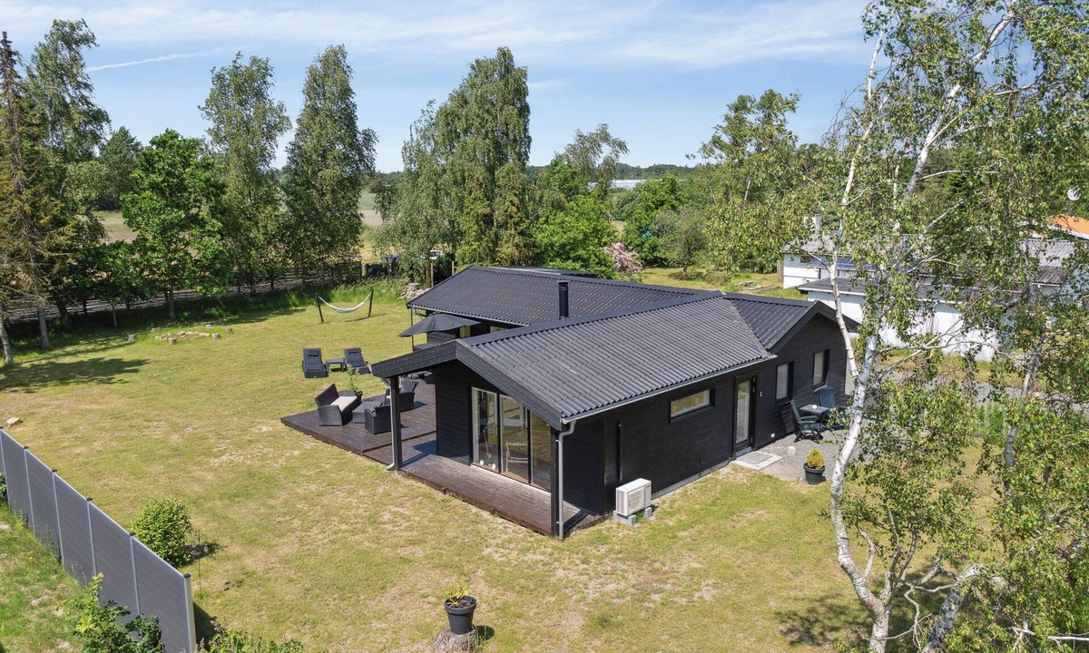 Bøtø By House | Lovely bright summer house in Marielyst