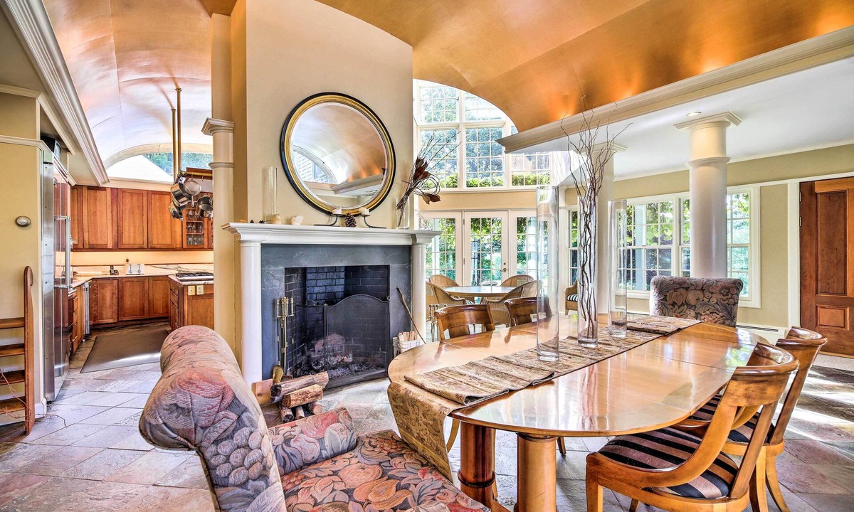 Brookfield House | Lovely Brookfield Home w/Private Deck & Views