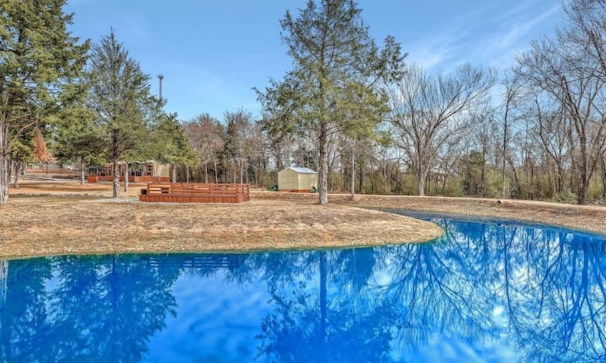 Gainesville Cabin | Lovely cabin near Winery and casinos. Max comfort!