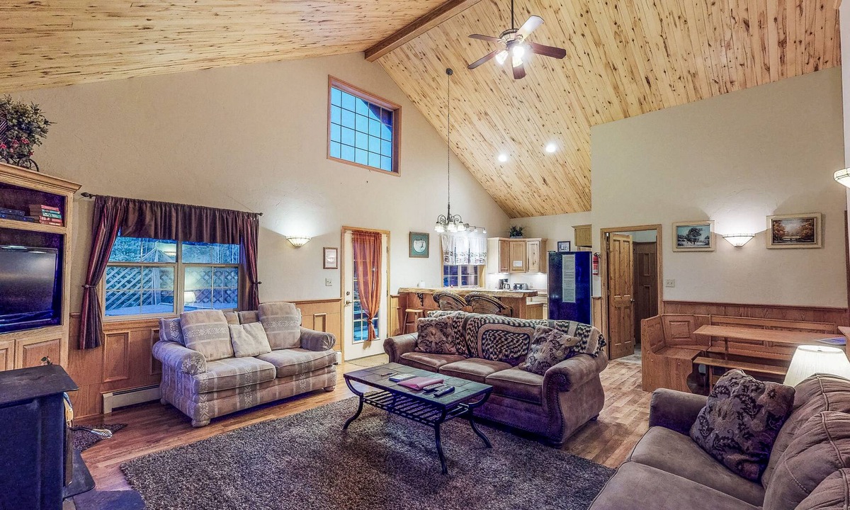 South Fork Cabin | Lovely cabin on pond with balcony, outdoor fire, and private hot tub