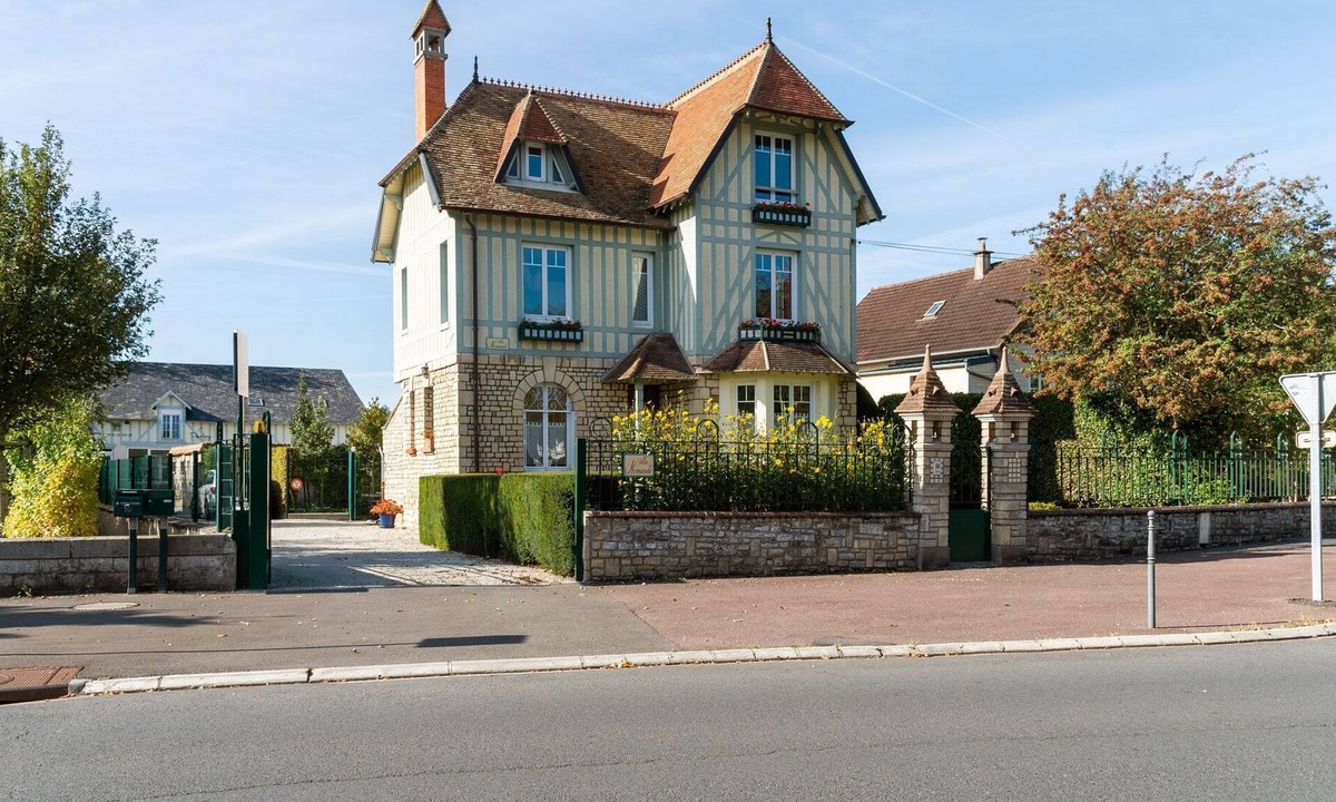 Bayeux Villa | Lovely Child-friendly Villa in Bayeux