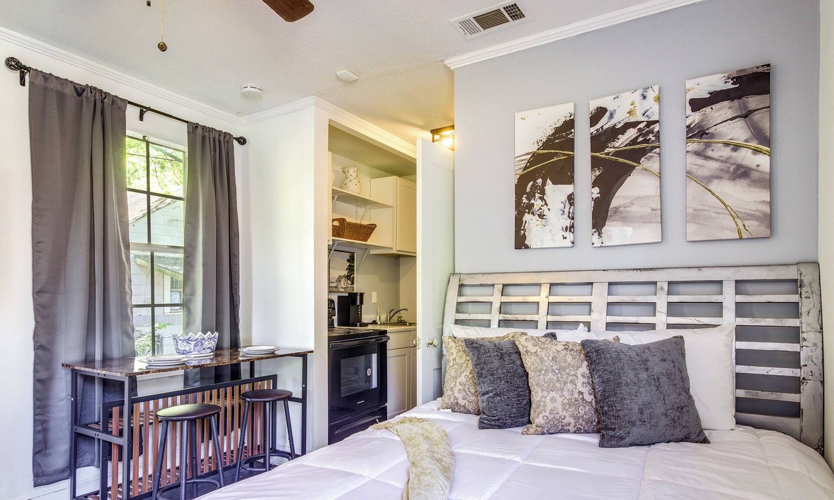 Clarksdale Apartment | Lovely Clarksdale Studio < 2 Mi to Downtown!