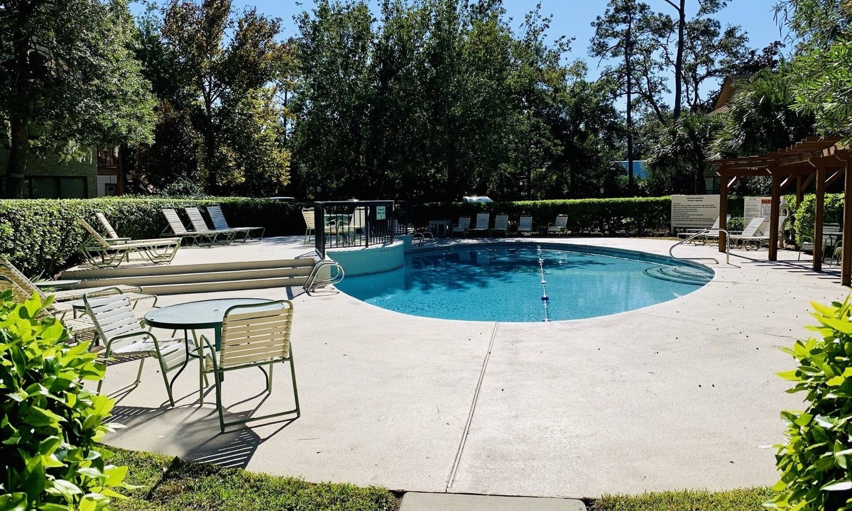 Demere Park Condo | Lovely Condo in Gated Harbour Oaks walking distance to the Village