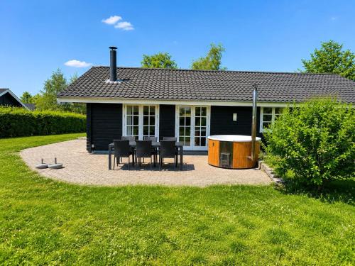 Kramnitse House | Lovely Cottage With Secluded Garden