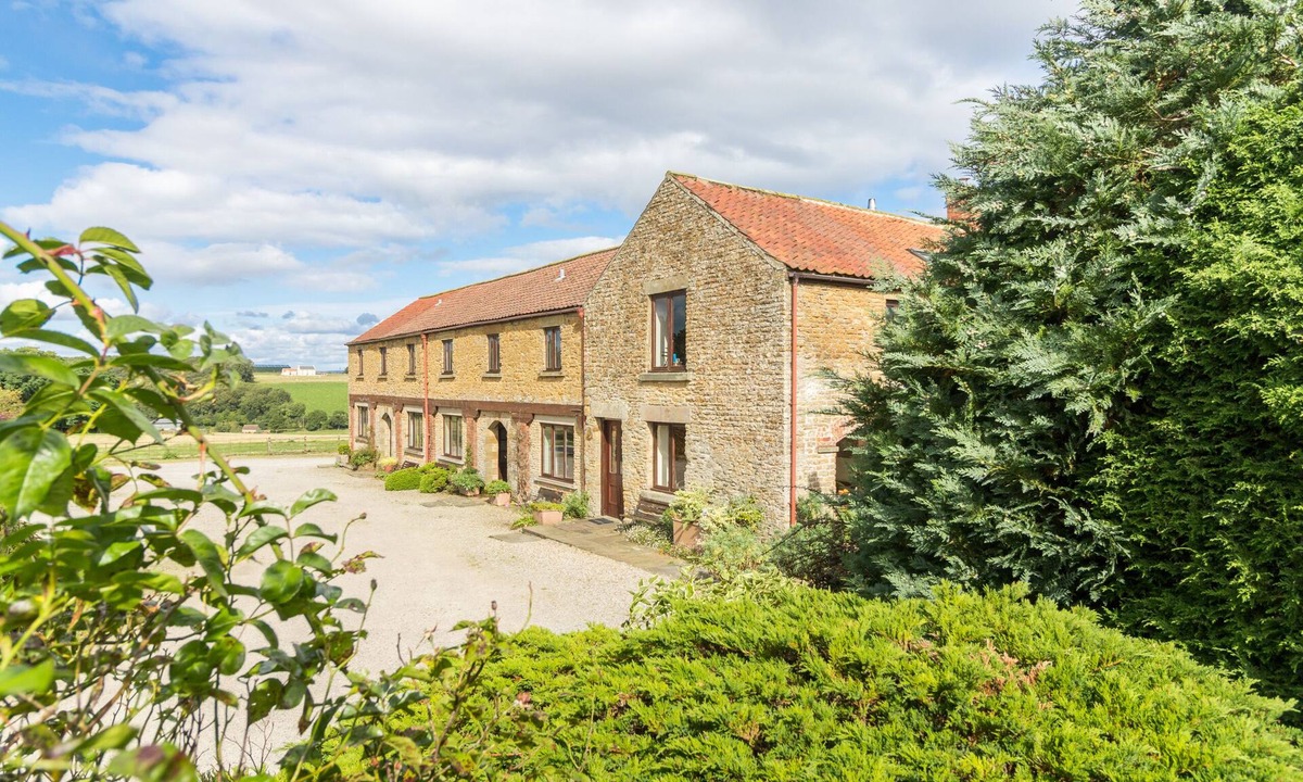 Grimstone Cottage | Lovely countryside barn conversion Phlomis cottage