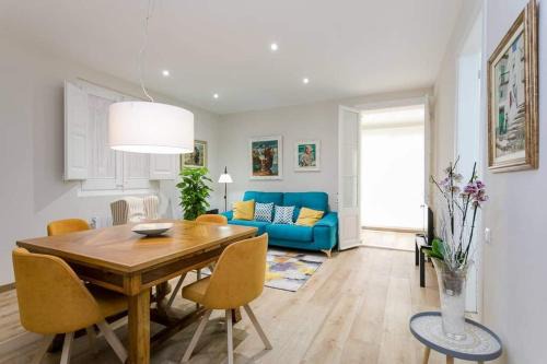 Cornella de Llobregat House | Lovely Designed House Connected To Center